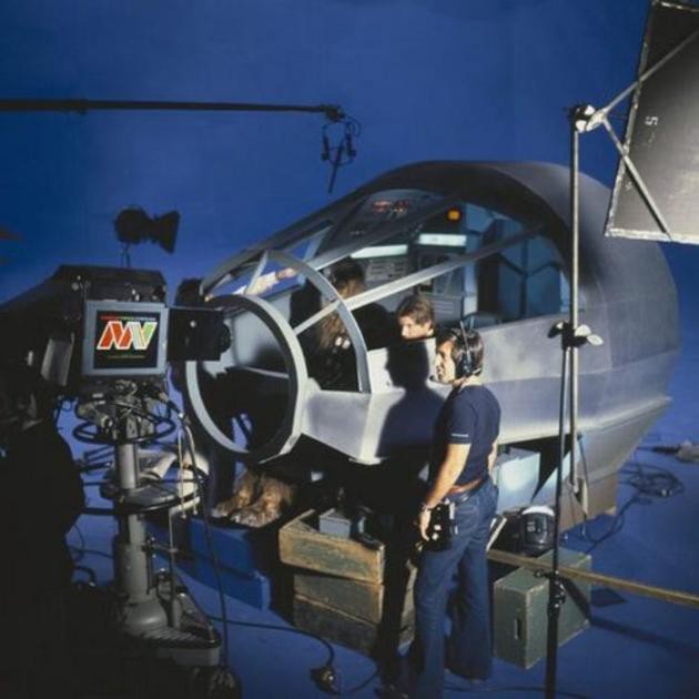 Filmare a legendarului Star Wars la interiorul navei spatiale Millenium Falcon