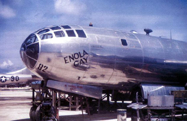 Boeing B-29 Superfortress numit Enola Gay bombardier care a aruncat bomba atomicÄƒ la Hiroshima